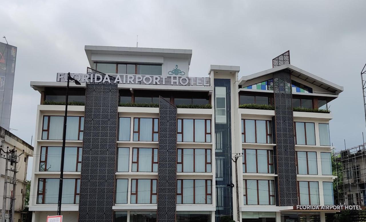 Florida Airport Hotel Kochi نيدومباسيري المظهر الخارجي الصورة