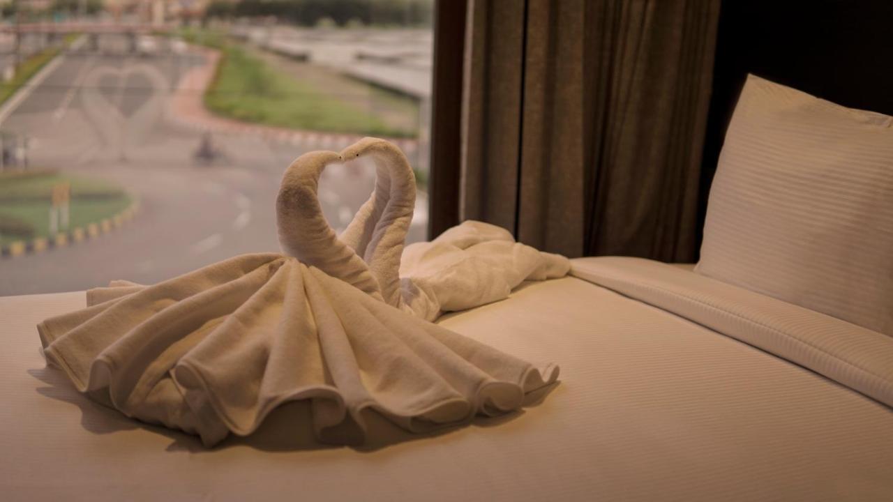 Florida Airport Hotel Kochi نيدومباسيري المظهر الخارجي الصورة