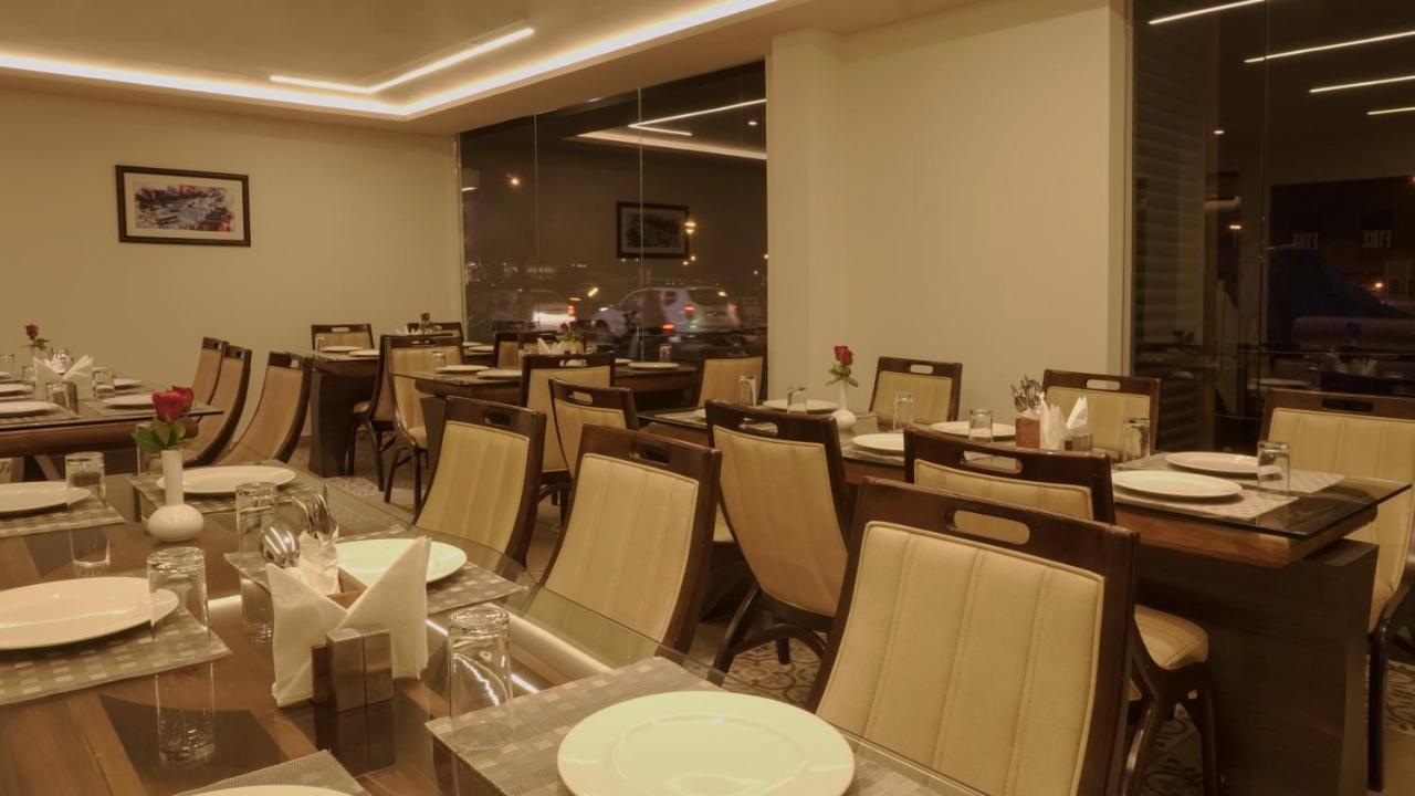 Florida Airport Hotel Kochi نيدومباسيري المظهر الخارجي الصورة